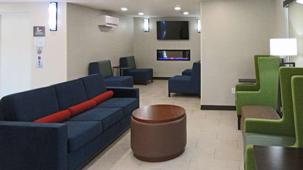 Comfort Inn & Suites 브런즈윅 내부 사진